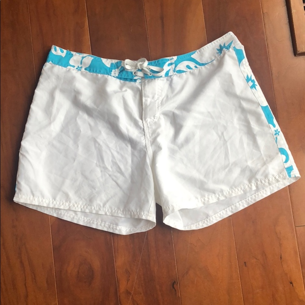 WHITE OXIDE BOARD SHORTS, SIZE JUNIOR 11